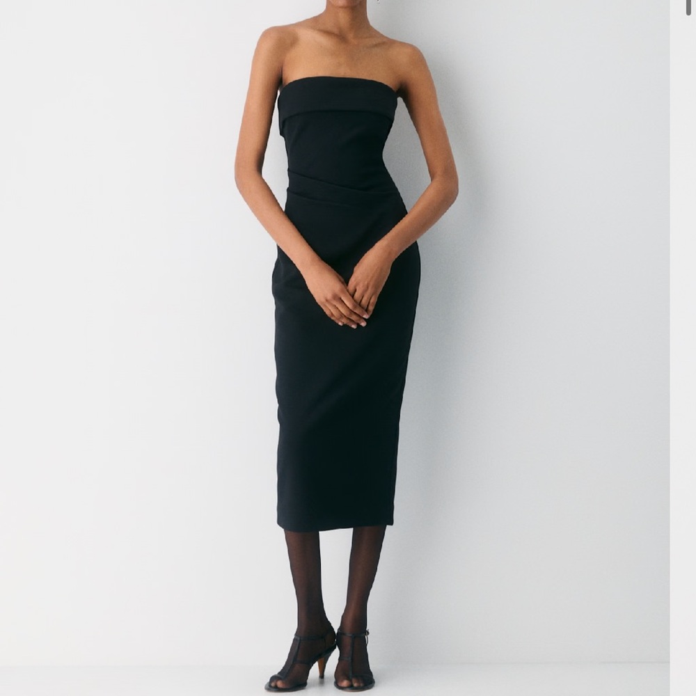 FigureKnit™ Eyecatcher Dress
Aritizia Babaton